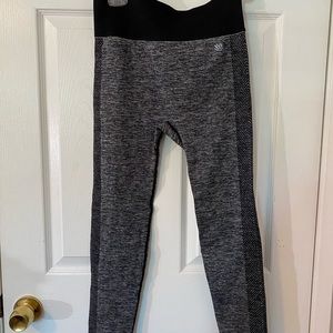 Gray work out leggings